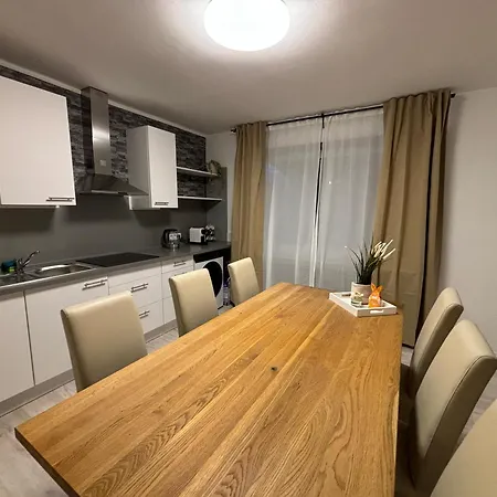 140Qm - 4 Zimmer- Parkplatz - Autobahn - Blauer See - Mallibase Apartments Garbsen Exterior foto