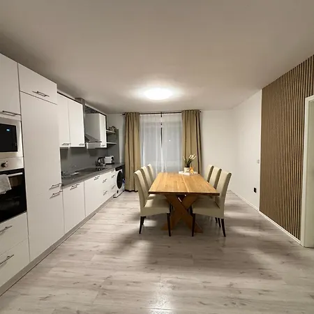 140Qm - 4 Zimmer- Parkplatz - Autobahn - Blauer See - Mallibase Apartments Garbsen Exterior foto