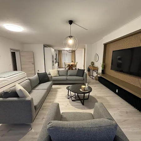 140Qm - 4 Zimmer- Parkplatz - Autobahn - Blauer See - Mallibase Apartments Garbsen Exterior foto