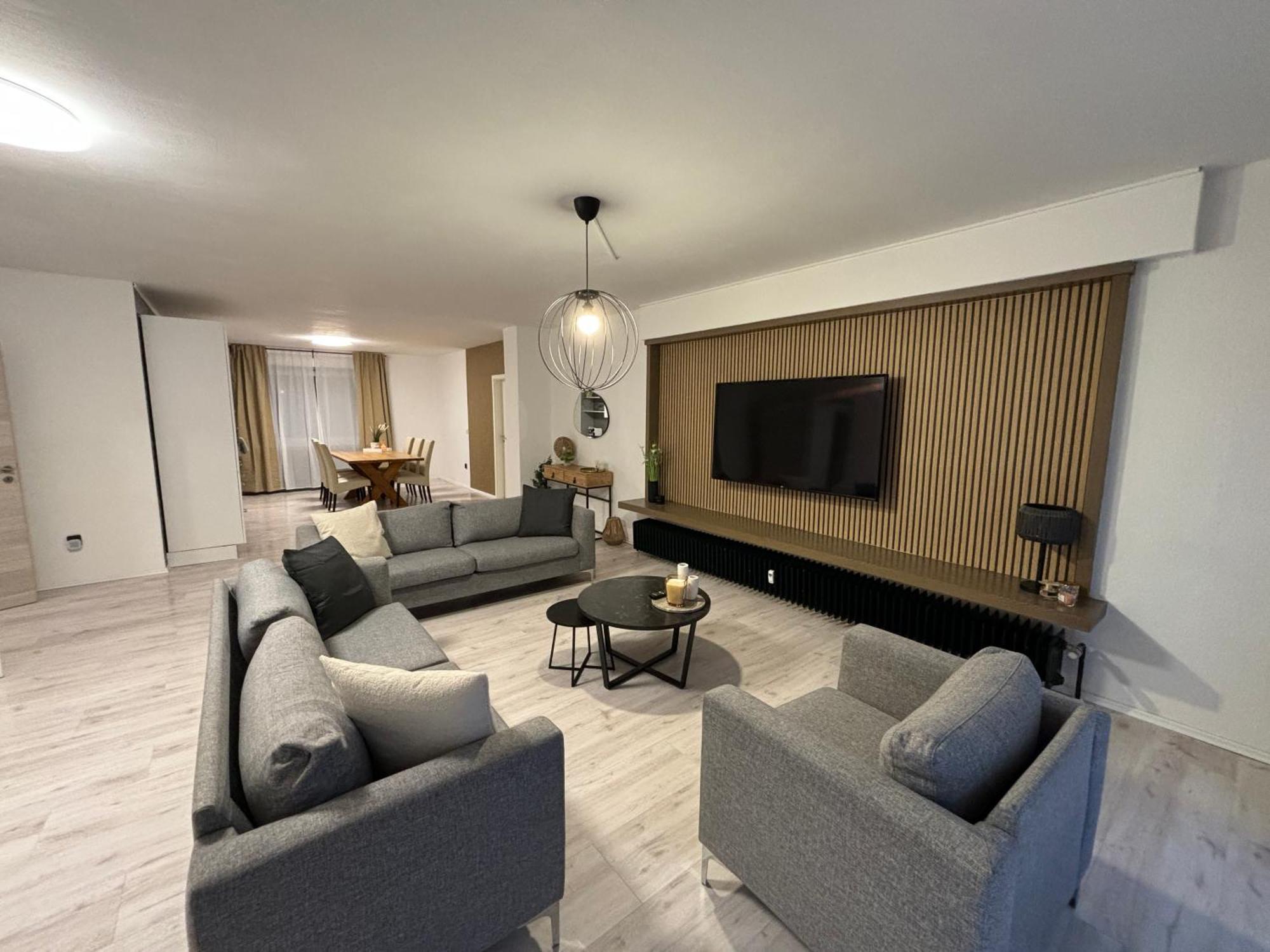 140qm - 4 Zimmer- Parkplatz - Autobahn - Blauer - Mallibase Apartment *