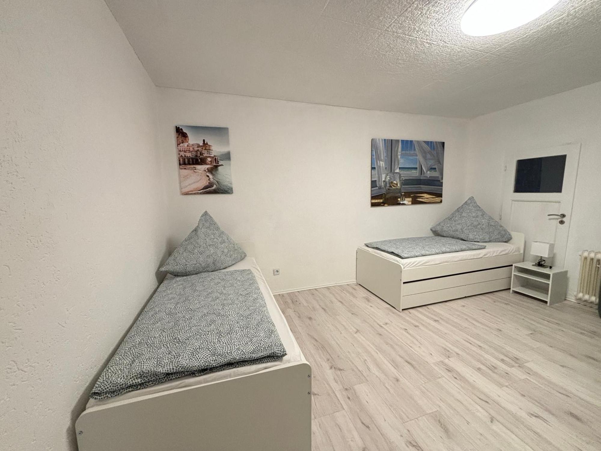140qm - 4 Zimmer- Parkplatz - Autobahn - Blauer - Mallibase * Garbsen