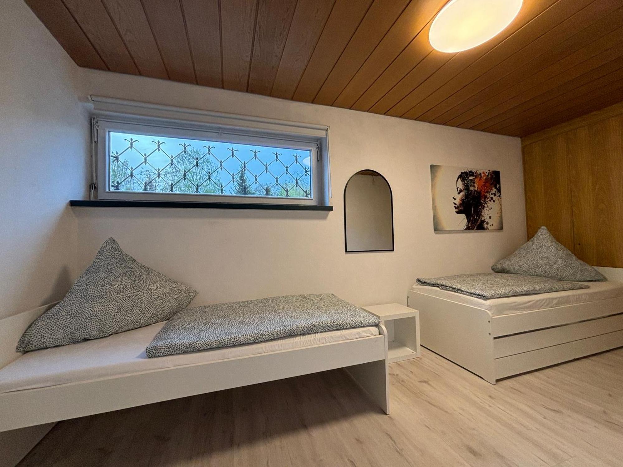 140qm - 4 Zimmer- Parkplatz - Autobahn - Blauer - Mallibase Apartment *